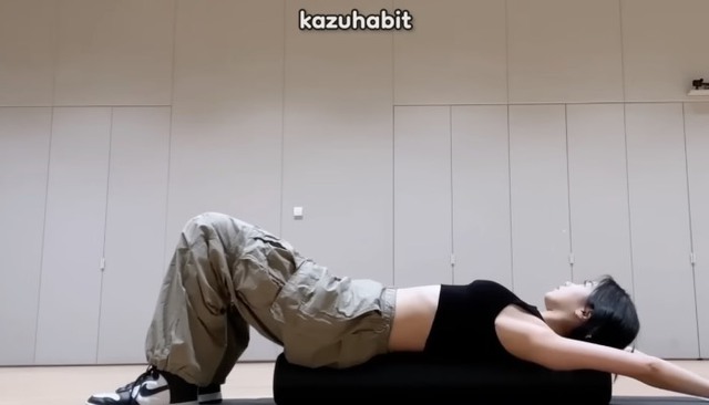 B&agrave;i tập 7 ph&uacute;t l&agrave;m n&ecirc;n cơ bụng đỉnh ch&oacute;p của 