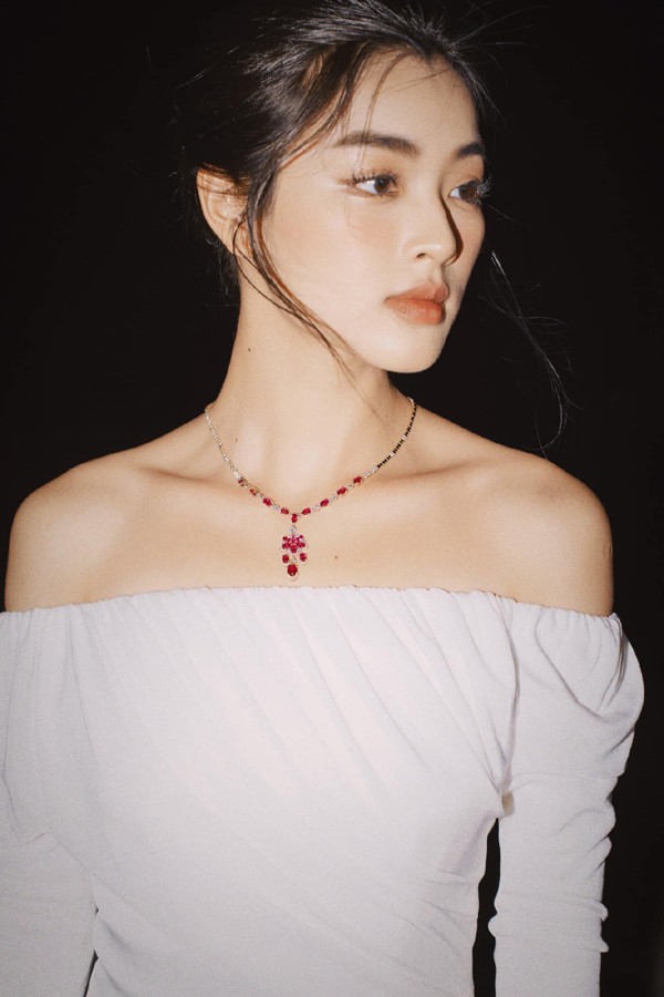 Lan Thy cầu h&ocirc;n tại đ&aacute;m cưới bất ngờ c&ugrave;ng nhạc trưởng Dustin Ti&ecirc;u - Ảnh 6.