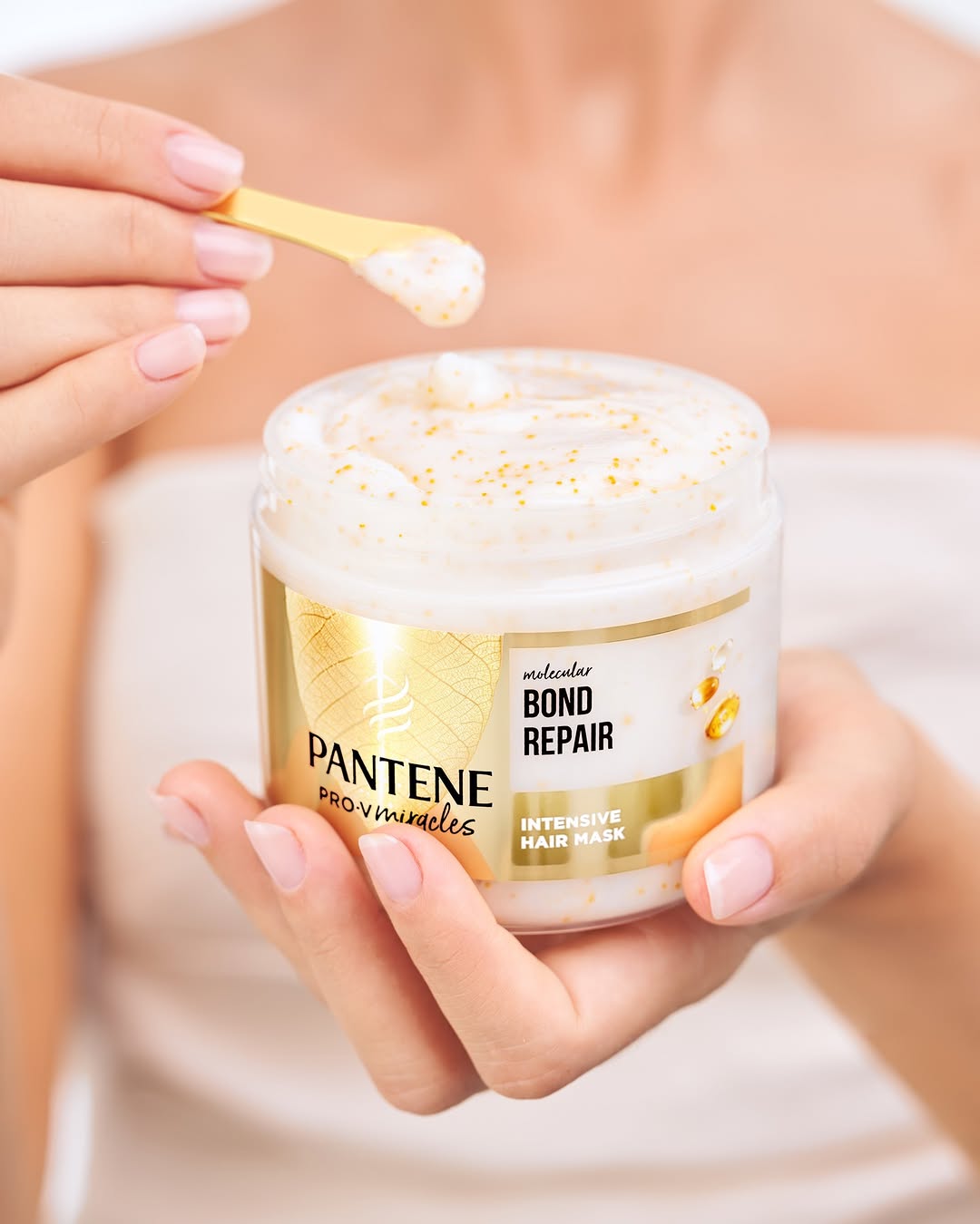 Tóc đẹp suốt Tết: Cách chăm sóc để giữ nếp và màu tóc lâu phai - Ảnh 5.