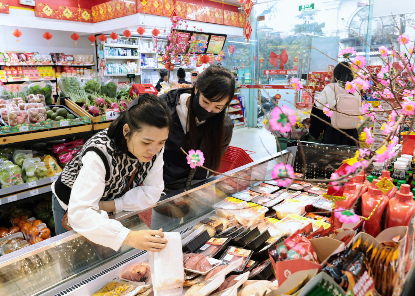 Tết này, phụ nữ như tôi chỉ chọn 2 chữ 