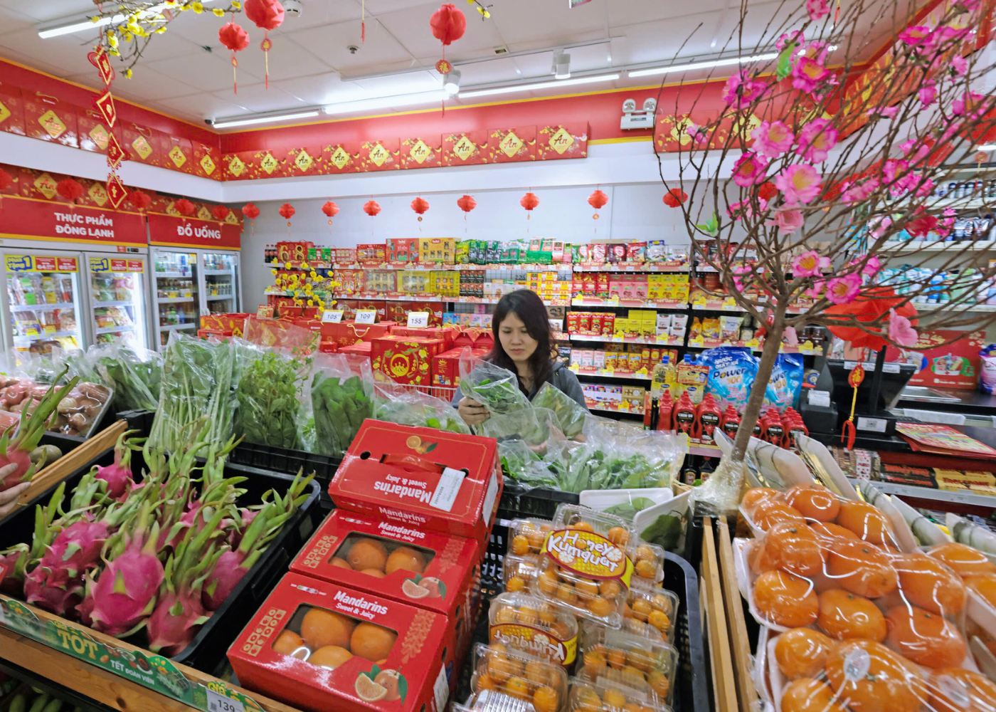 Tết này, phụ nữ như tôi chỉ chọn 2 chữ 