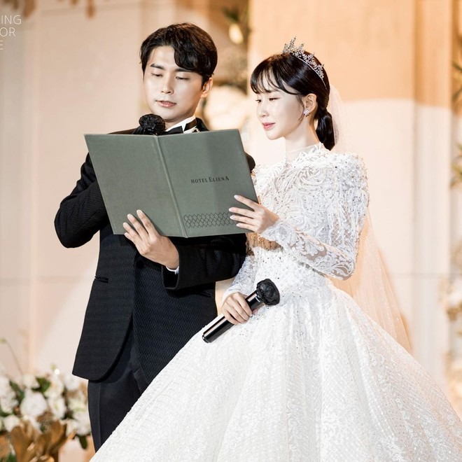 ChoA Crayon Pop vượt qua ung thư cổ tử cung để hạ sinh cặp sinh đ&ocirc;i khỏe mạnh - Ảnh 6.