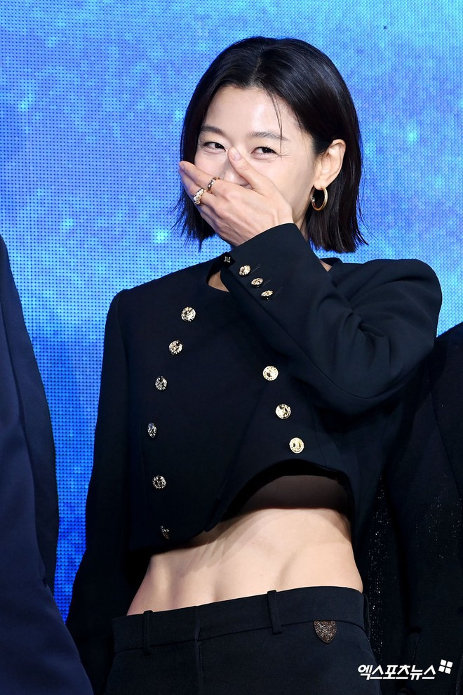 Jeon Ji Hyun người mỏng như l&aacute; l&uacute;a, siết cơ kh&ocirc; khốc, chẳng 