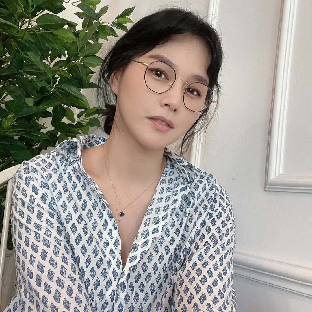 Ly h&ocirc;n ở tuổi 45, t&ocirc;i mới hiểu tiền bạc c&oacute; thể khiến cuộc sống nhẹ nh&otilde;m đến thế - Ảnh 1.