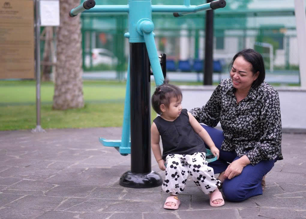 Hạnh phúc của người phụ nữ làm mẹ tuổi 50 - Ảnh 4.