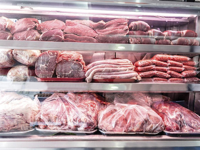 Thịt lợn để trong tủ lạnh theo kiểu n&agrave;y cực g&acirc;y hại, b&aacute;c sĩ chỉ 5 điểm cần phải vứt ngay - Ảnh 2.