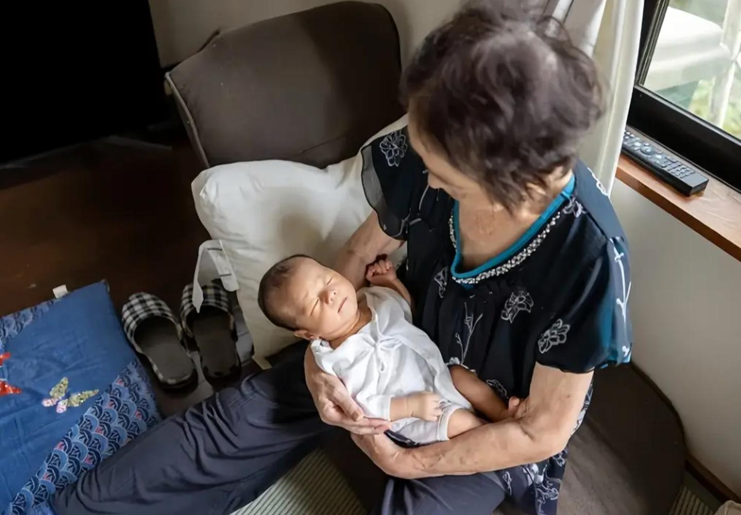 Ở tuổi trung niên, tôi dừng chu cấp cho con gái sau 1 tuần ở nhà con: Bài học tài chính không phải cha mẹ nào cũng dám đối mặt - Ảnh 2.