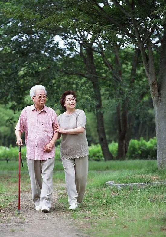 Cha mẹ tự chọn nơi an táng từ khi còn sống: Một quyết định khiến nhiều người bật khóc - nhưng lại là bài học lớn về tài chính và sự chuẩn bị - Ảnh 2.