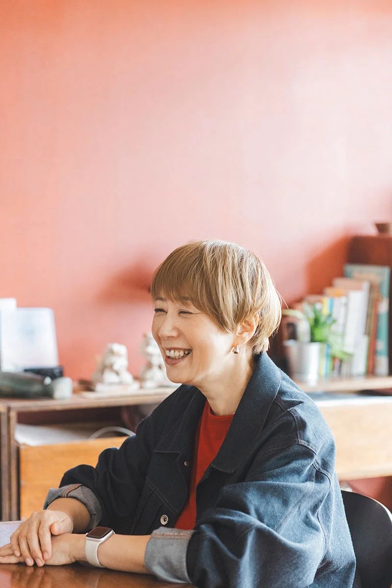 Mất việc ở tuổi 38, tôi không sụp đổ mà đổi hướng: 6 cách kiếm tiền tại nhà giúp tôi nuôi con và giữ cân bằng cuộc sống - Ảnh 1.