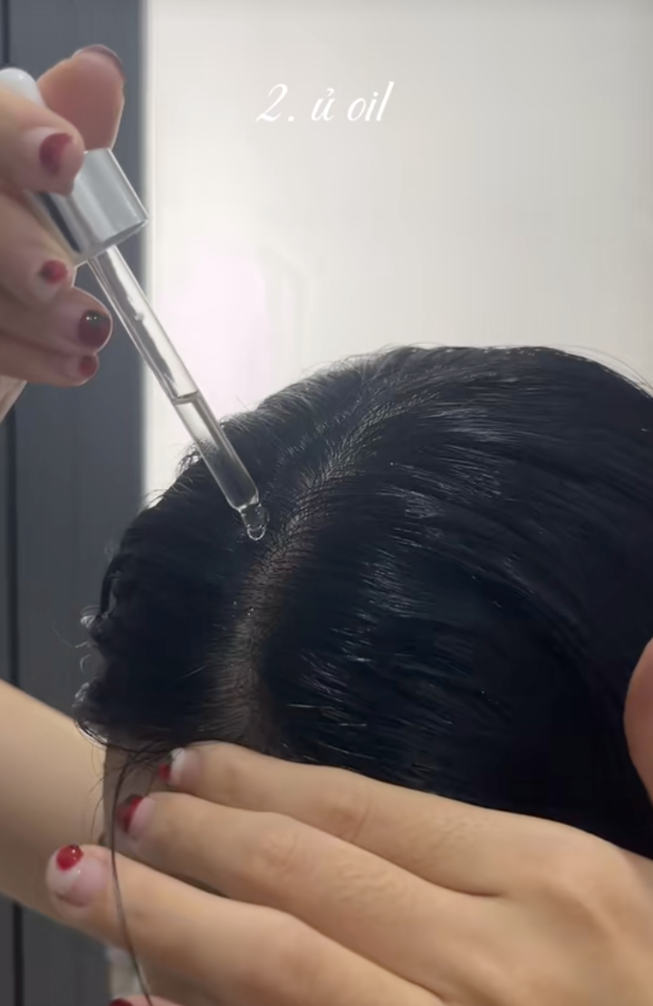 Cô nàng này khoe mái tóc đen bóng và tua tủa tóc con: Bí mật nằm ở bước ủ với lọ dầu dưỡng giá hơn 100k- Ảnh 6.