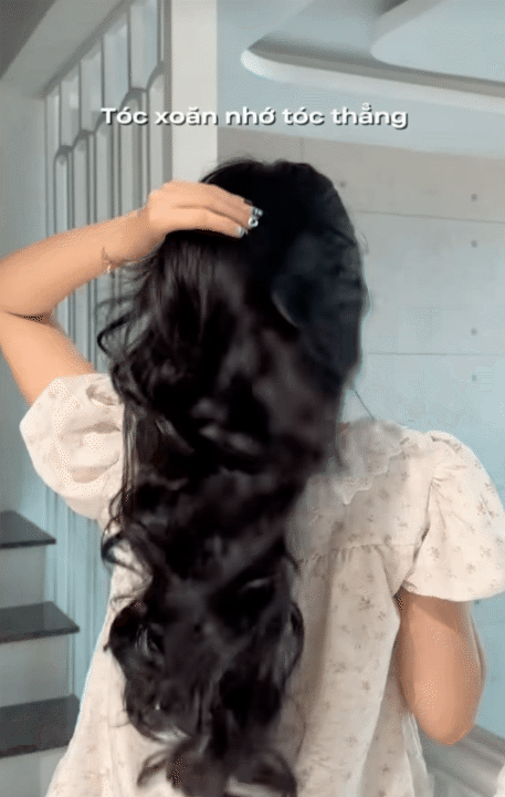 Cô nàng này khoe mái tóc đen bóng và tua tủa tóc con: Bí mật nằm ở bước ủ với lọ dầu dưỡng giá hơn 100k- Ảnh 22.