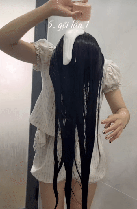 Cô nàng này khoe mái tóc đen bóng và tua tủa tóc con: Bí mật nằm ở bước ủ với lọ dầu dưỡng giá hơn 100k- Ảnh 13.