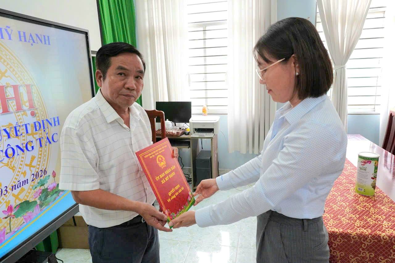 Vụ hiệu trưởng tử vong do tai nạn: Giao ph&oacute; hiệu trưởng phụ tr&aacute;ch trường - Ảnh 1.