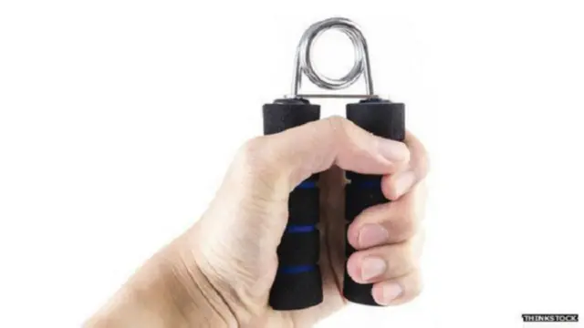 Nếu sau tuổi 50 mà bạn không thể thực hiện 5 động tác đơn giản này, tuổi thọ của bạn sẽ giảm đáng kể! - Ảnh 4.