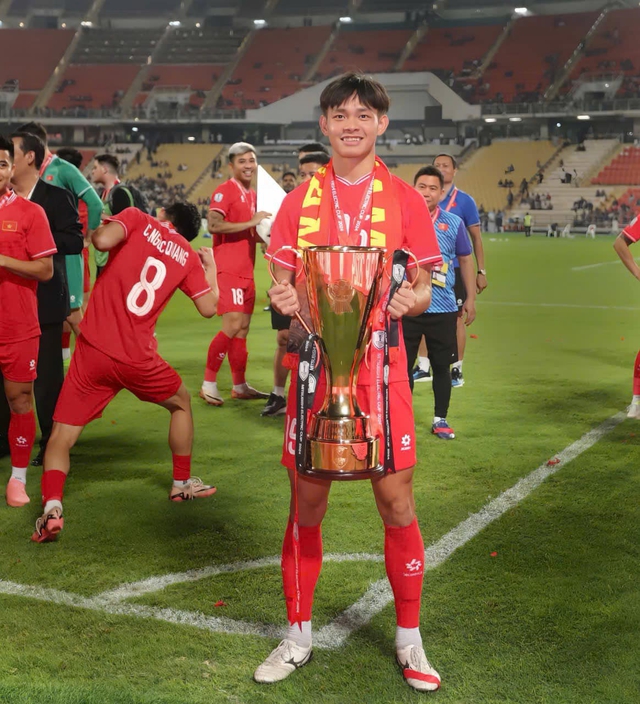 Tiền đạo U23 Việt Nam b&aacute;o 