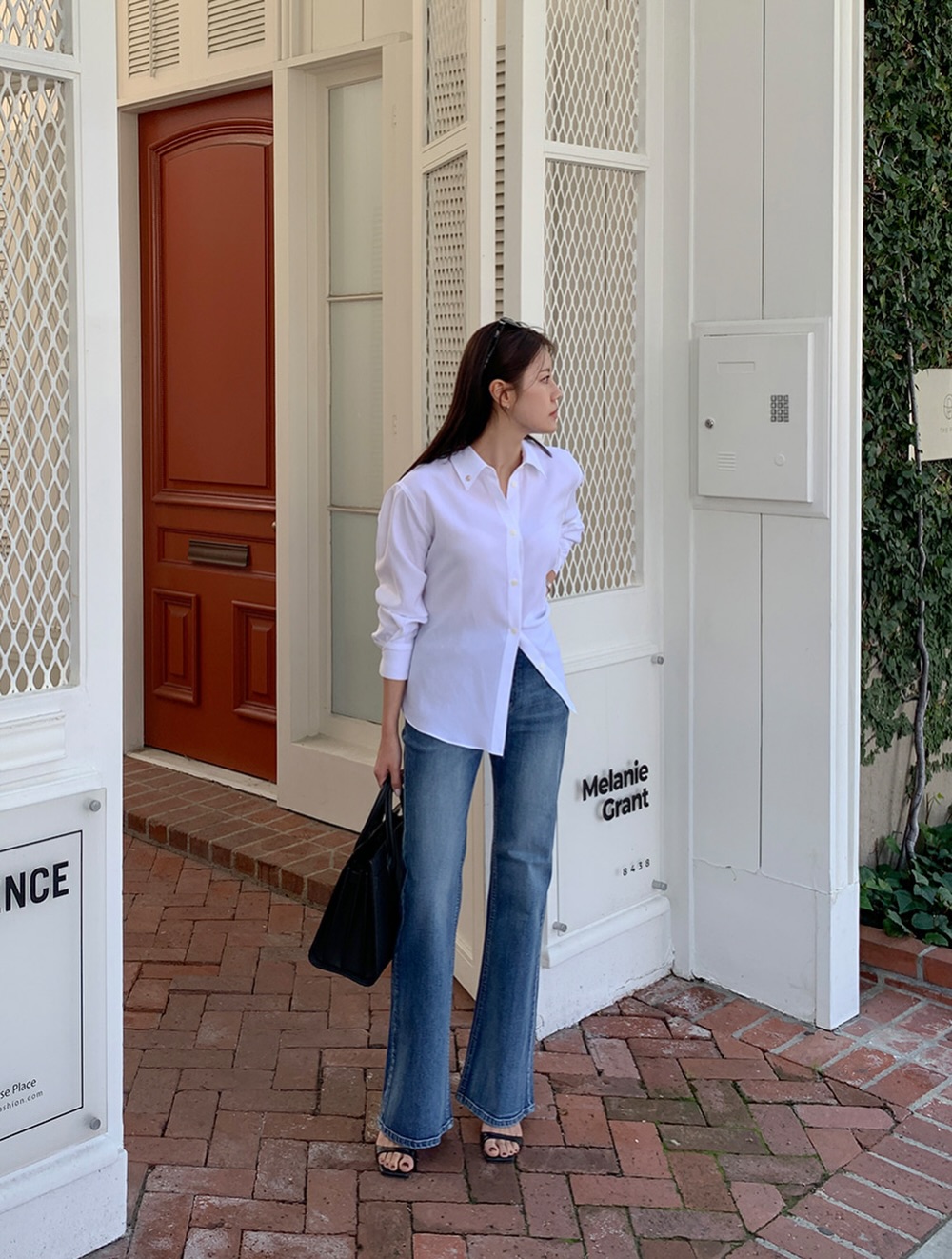 4 Kiểu áo mùa hè hoàn hảo để thể hiện phong cách quần jeans 2026 - Ảnh 7. 4 Kiểu áo mùa hè hoàn hảo để thể hiện phong cách quần jeans 2026 - Ảnh 7.