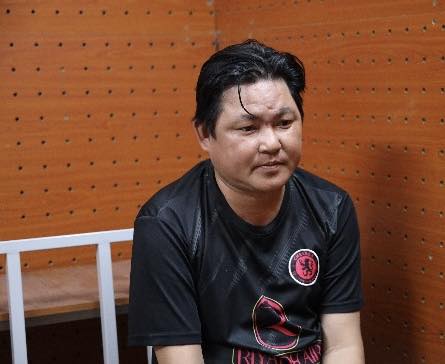 D&agrave;n cảnh cướp giật t&agrave;i sản du kh&aacute;ch tại Li&ecirc;n Hoa Bảo Th&aacute;p ở Cần Thơ - Ảnh 3.