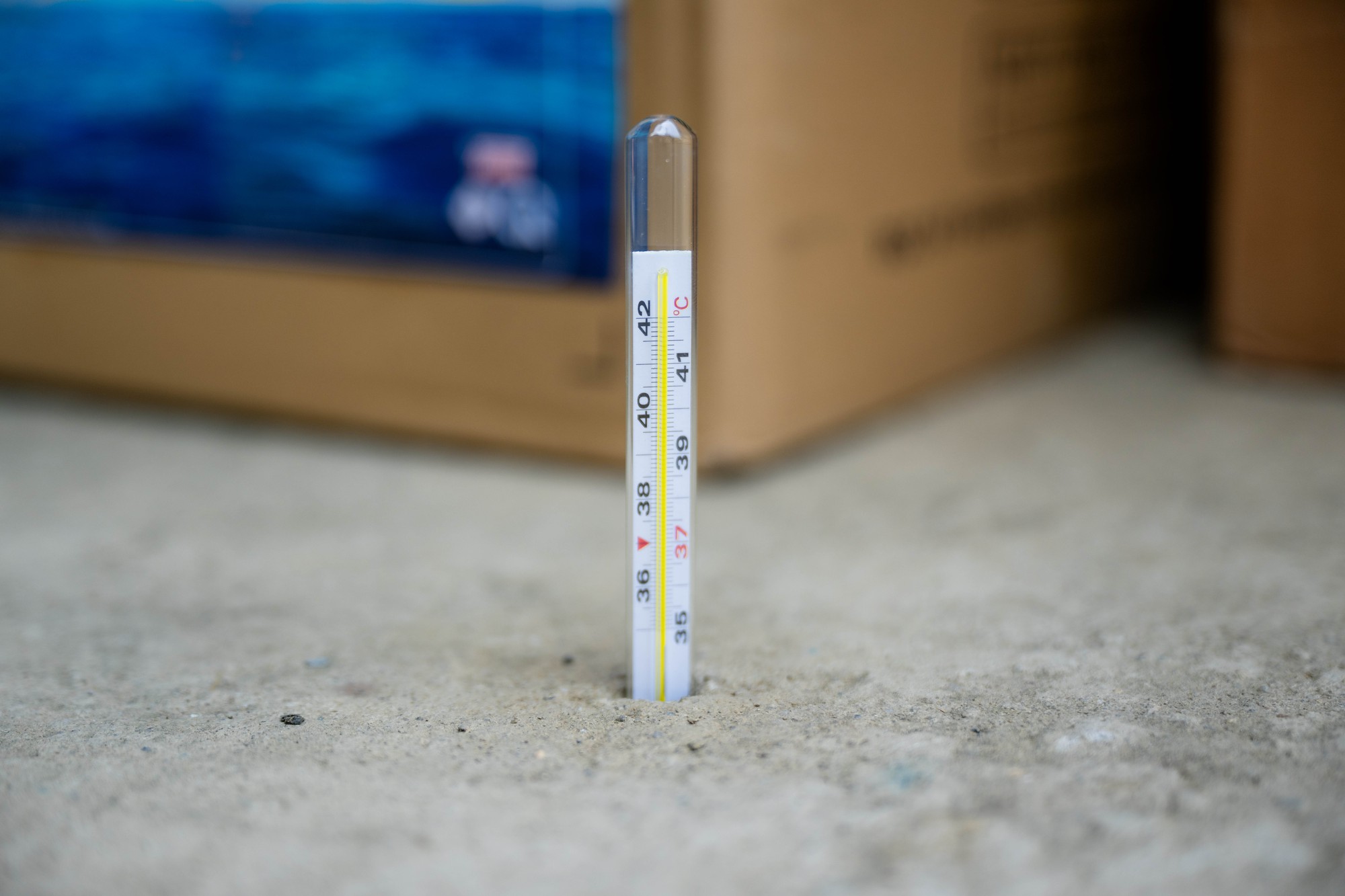 Chủ nh&agrave; kể lại sự cố vỉa h&egrave; n&oacute;ng bất thường, tiền điện tăng từ 200 ngh&igrave;n l&ecirc;n 4 triệu ở H&agrave; Nội- Ảnh 2.