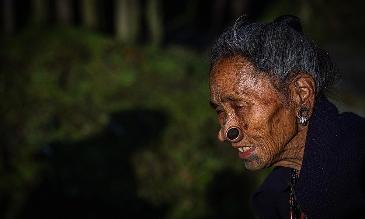 L&agrave;m đẹp kinh dị: 