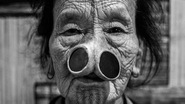 L&agrave;m đẹp kinh dị: 