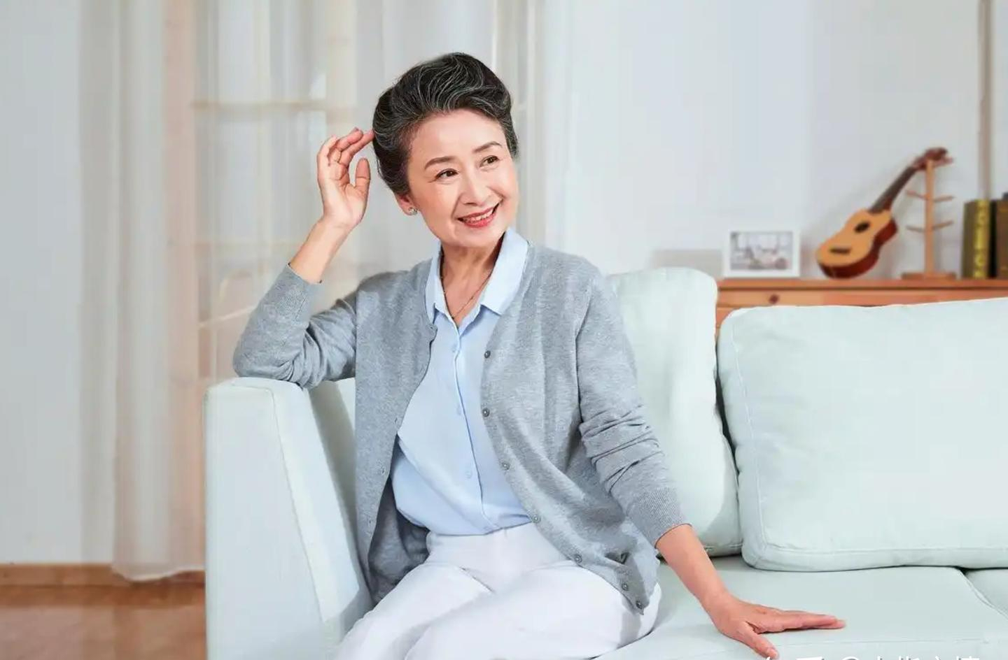 1,7 triệu đồng/th&aacute;ng ở qu&ecirc; vẫn sống thoải m&aacute;i, 10 triệu ở th&agrave;nh phố vẫn hết sạch: C&acirc;u chuyện 2 người mẹ khiến t&ocirc;i hiểu lại b&agrave;i to&aacute;n tiền hưu tr&iacute; - Ảnh 1.