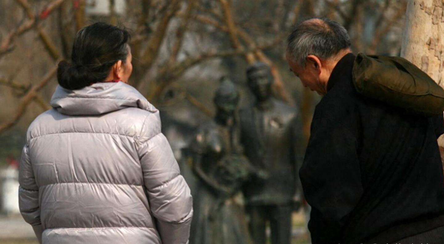 57 tuổi sống chung với bạn trai, mỗi th&aacute;ng trả 3,5 triệu tiền sinh hoạt: T&ocirc;i nhận ra m&igrave;nh đang &ldquo;trả tiền để l&agrave;m gi&uacute;p việc&rdquo; - Ảnh 1.