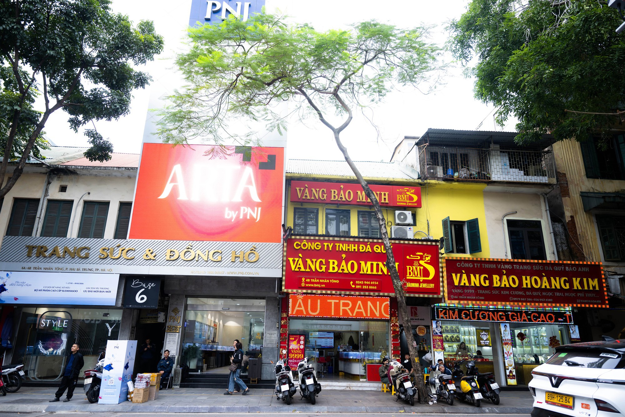 Kh&aacute;m ph&aacute; phố v&agrave;ng Trần Nh&acirc;n T&ocirc;ng: Nơi tiệm v&agrave;ng đ&ocirc;ng kh&aacute;ch v&agrave; vắng tanh - Ảnh 6.