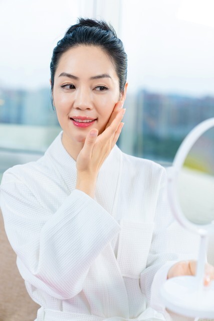 Phụ nữ kh&ocirc;ng n&ecirc;n qu&aacute; tiết kiệm, ăn 4 thứ n&agrave;y thường xuy&ecirc;n trong th&aacute;ng 3 sẽ bổ sung estrogen, da mịn kh&ocirc;ng quầng th&acirc;m, trẻ trung hơn so với bạn b&egrave; - Ảnh 1.