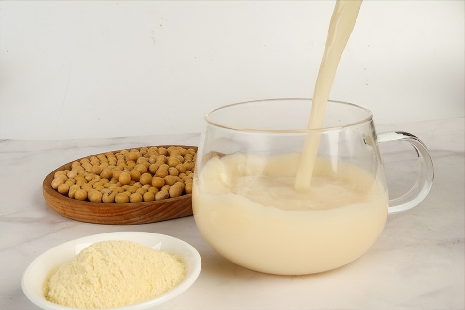 Phụ nữ kh&ocirc;ng n&ecirc;n qu&aacute; tiết kiệm, ăn 4 thứ n&agrave;y thường xuy&ecirc;n trong th&aacute;ng 3 sẽ bổ sung estrogen, da mịn kh&ocirc;ng quầng th&acirc;m, trẻ trung hơn so với bạn b&egrave; - Ảnh 2.