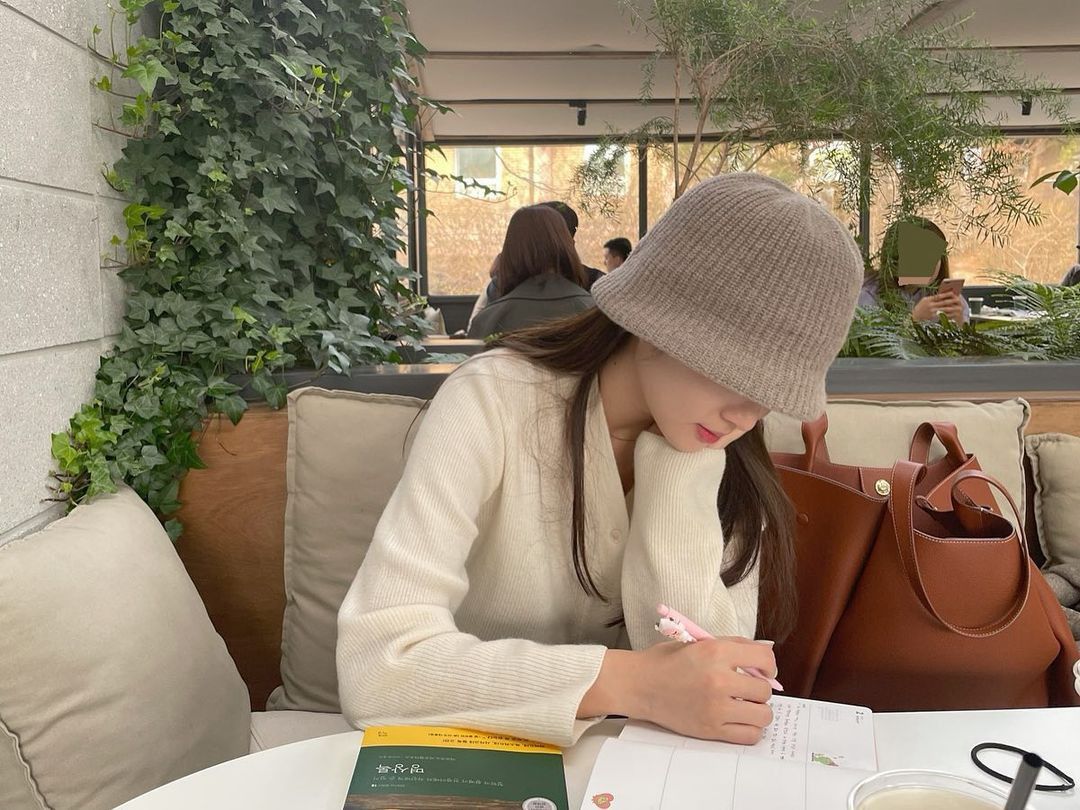 4 con gi&aacute;p c&agrave;ng học l&ecirc;n cao c&agrave;ng tỏa s&aacute;ng - Ảnh 1.