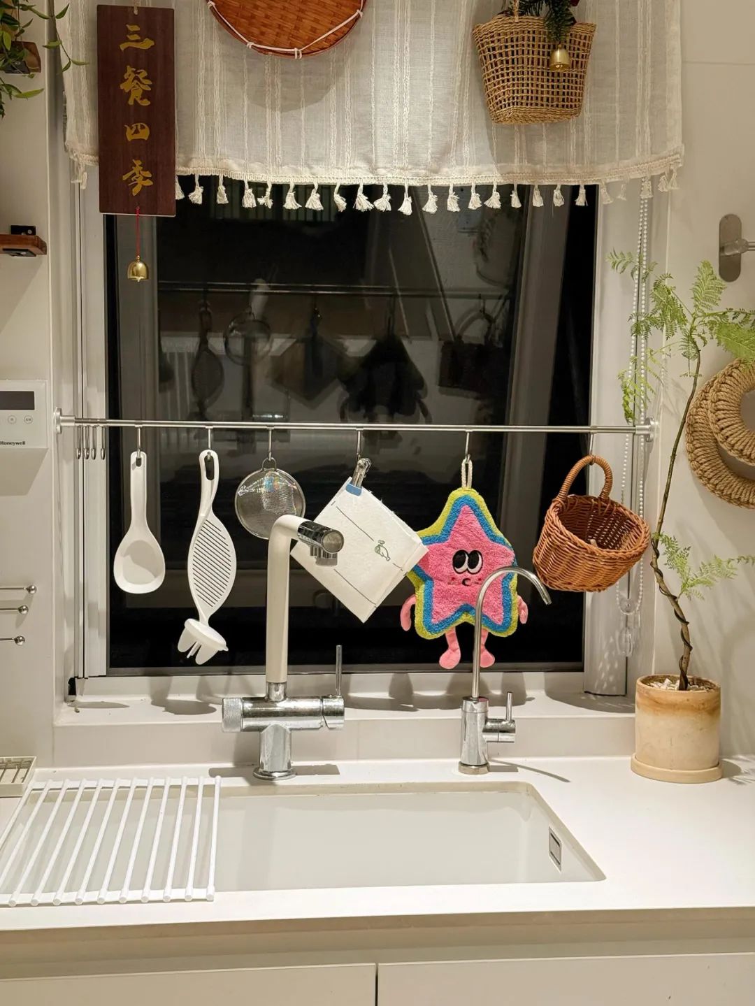 Nh&igrave;n bếp nh&agrave; h&agrave;ng x&oacute;m, t&ocirc;i mới nhận ra: M&igrave;nh đ&atilde; sắp xếp sai suốt bao năm - khoảng c&aacute;ch thật sự qu&aacute; lớn - Ảnh 10.