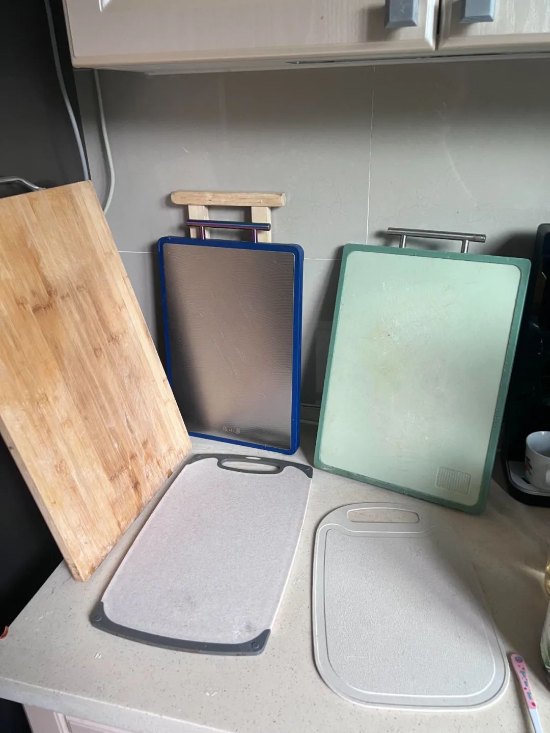 Nh&igrave;n bếp nh&agrave; h&agrave;ng x&oacute;m, t&ocirc;i mới nhận ra: M&igrave;nh đ&atilde; sắp xếp sai suốt bao năm - khoảng c&aacute;ch thật sự qu&aacute; lớn - Ảnh 8.