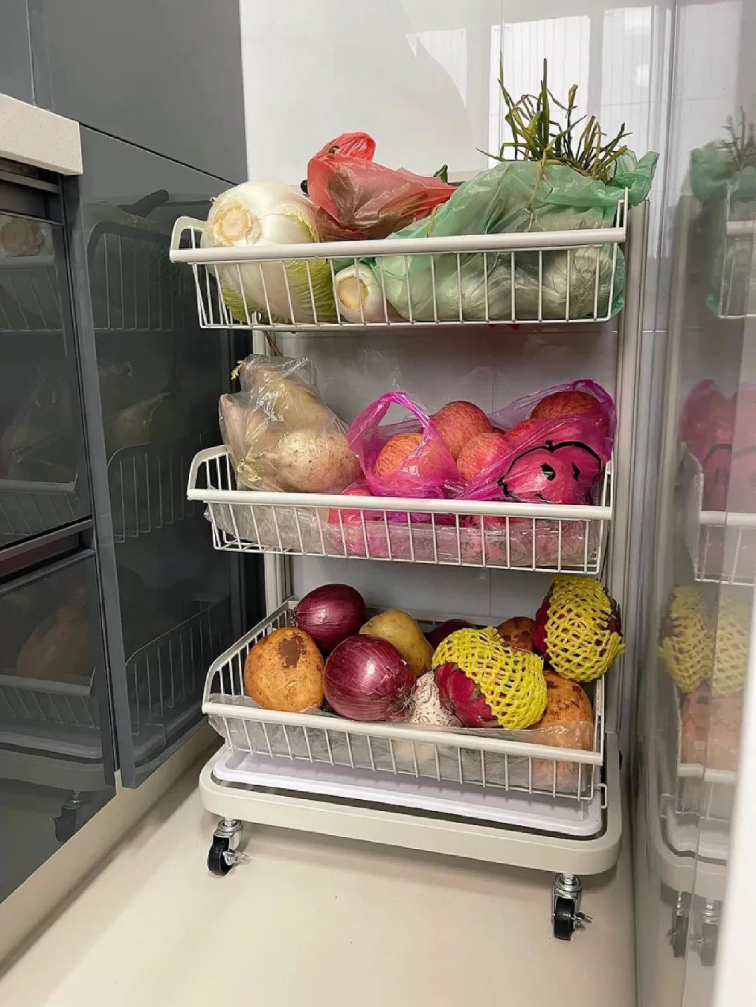 Nh&igrave;n bếp nh&agrave; h&agrave;ng x&oacute;m, t&ocirc;i mới nhận ra: M&igrave;nh đ&atilde; sắp xếp sai suốt bao năm - khoảng c&aacute;ch thật sự qu&aacute; lớn - Ảnh 12.