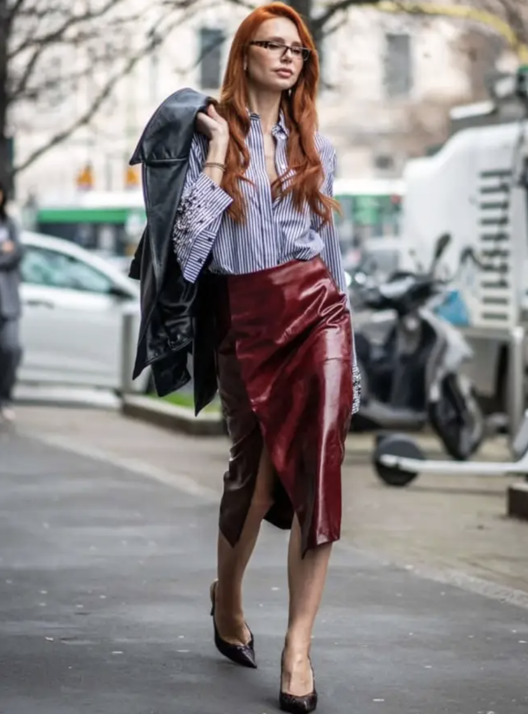 Chiếc &aacute;o kẻ sọc g&acirc;y b&atilde;o m&ugrave;a xu&acirc;n 2026: Phong c&aacute;ch thanh lịch cho mọi chị em - Ảnh 16.