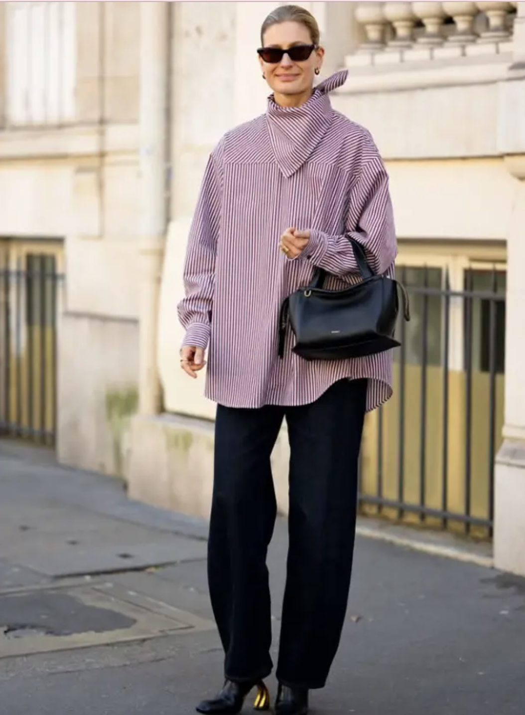 Chiếc &aacute;o kẻ sọc g&acirc;y b&atilde;o m&ugrave;a xu&acirc;n 2026: Phong c&aacute;ch thanh lịch cho mọi chị em - Ảnh 21.