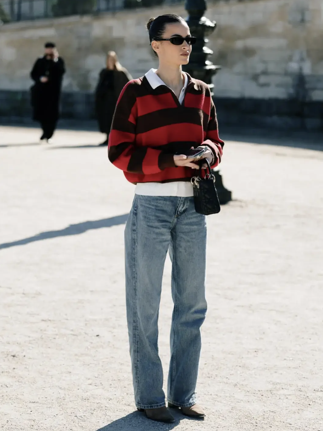 Chiếc &aacute;o kẻ sọc g&acirc;y b&atilde;o m&ugrave;a xu&acirc;n 2026: Phong c&aacute;ch thanh lịch cho mọi chị em - Ảnh 23.