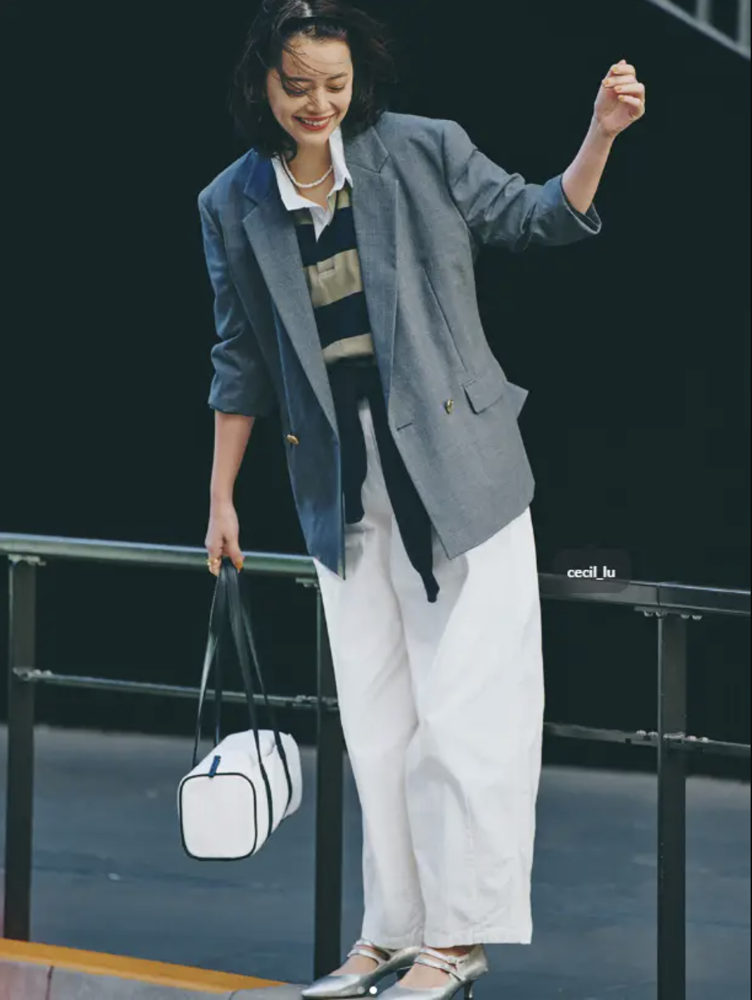 Chiếc &aacute;o kẻ sọc g&acirc;y b&atilde;o m&ugrave;a xu&acirc;n 2026: Phong c&aacute;ch thanh lịch cho mọi chị em - Ảnh 24.