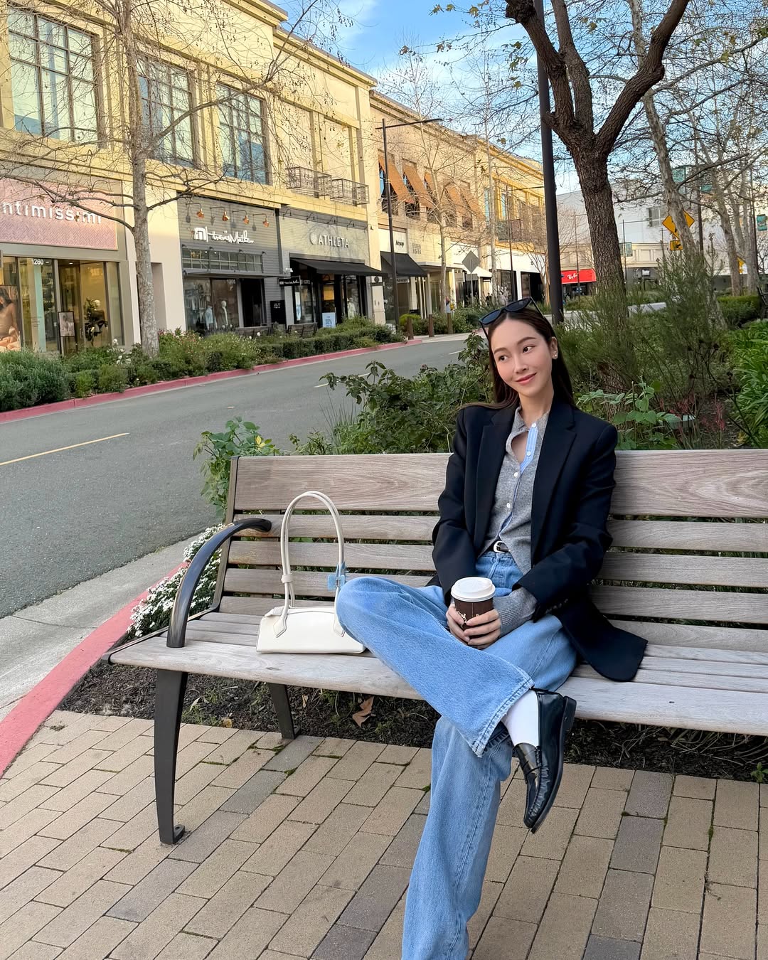 B&oacute;c Gi&aacute; chiếc t&uacute;i Chanel 2026 v&agrave; xu hướng t&uacute;i Đ&ocirc;ng - T&acirc;y cho c&ocirc;ng sở - Ảnh 8.