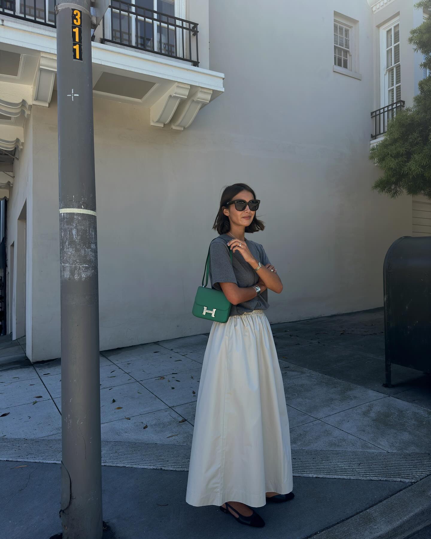 Phong cách phụ nữ Pháp 5 cách mặc áo thun sang xịn mịn cho mùa hè 2026 - Ảnh 1. Phong cách phụ nữ Pháp 5 cách mặc áo thun sang xịn mịn cho mùa hè 2026 - Ảnh 1.