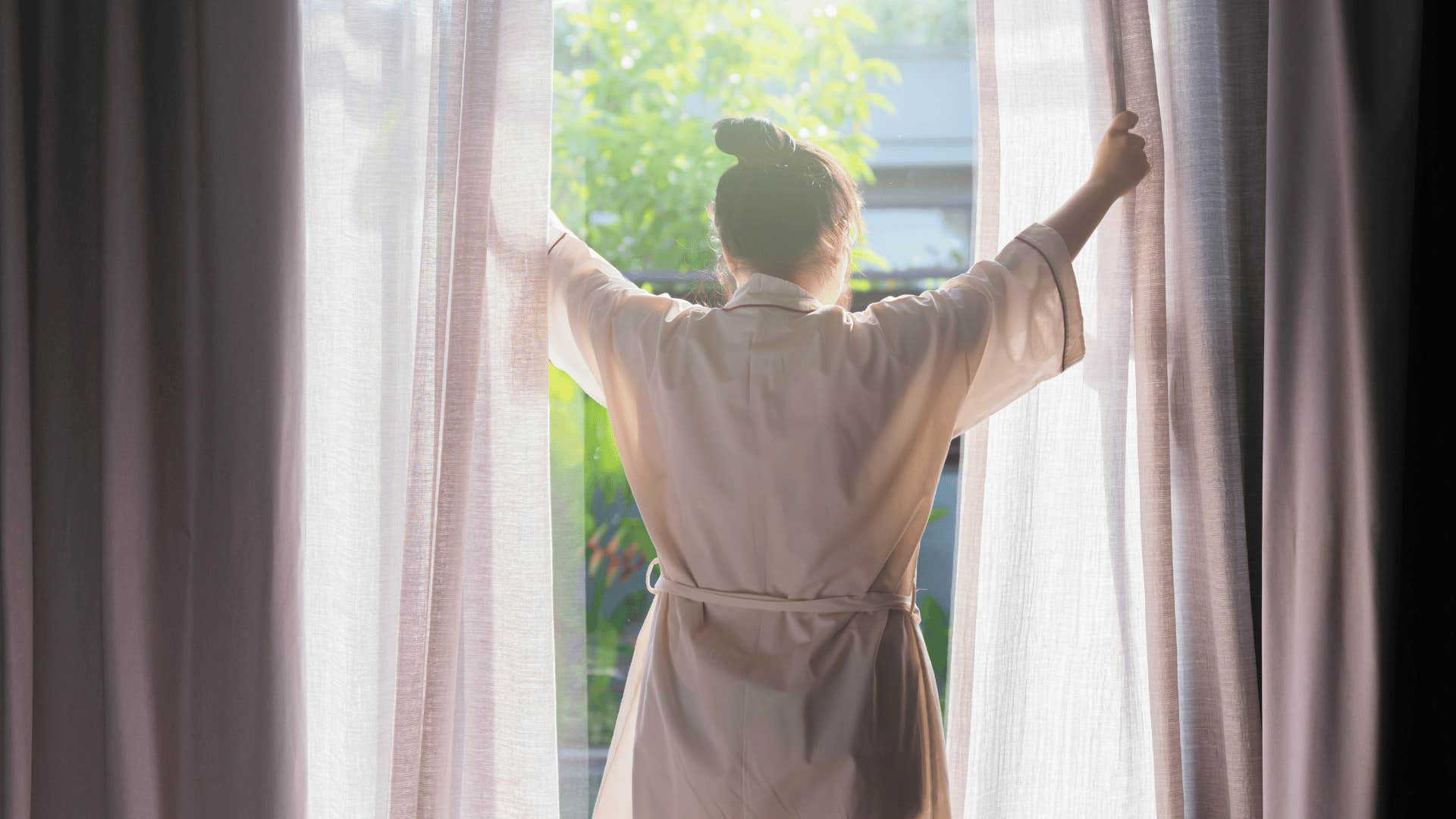 40 tuổi, t&ocirc;i lu&ocirc;n cảm thấy mơ hồ, thiếu động lực cho đến khi tạo cho m&igrave;nh 8 th&oacute;i quen n&agrave;y trong buổi s&aacute;ng, sinh lực dồi d&agrave;o kh&ocirc;ng ngờ - Ảnh 2.