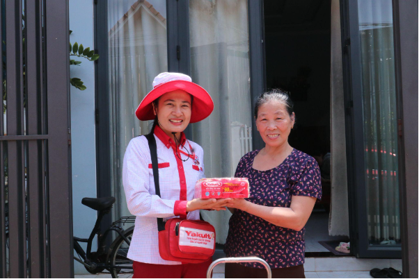 Yakult Lady xin ch&agrave;o! &ndash; G&otilde; cửa một c&ocirc;ng việc ph&ugrave; hợp cho phụ nữ sau tuổi 30 - Ảnh 1.