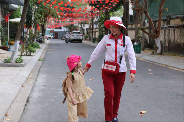 Yakult Lady xin ch&agrave;o! &ndash; G&otilde; cửa một c&ocirc;ng việc ph&ugrave; hợp cho phụ nữ sau tuổi 30 - Ảnh 2.