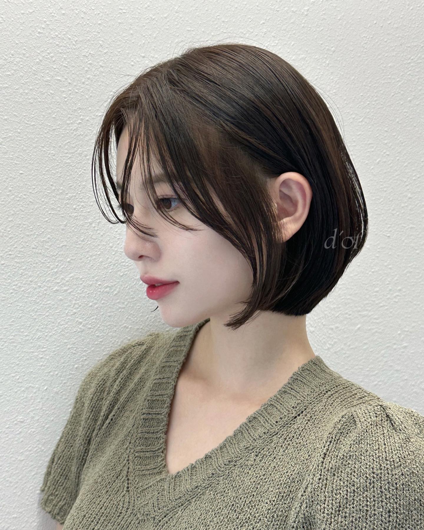 T&oacute;c bob layer đang trở lại: 15 kiểu hack tuổi cho phụ nữ 30+ muốn trẻ hơn m&agrave; kh&ocirc;ng cần &ldquo;cưa sừng&rdquo; - Ảnh 22.