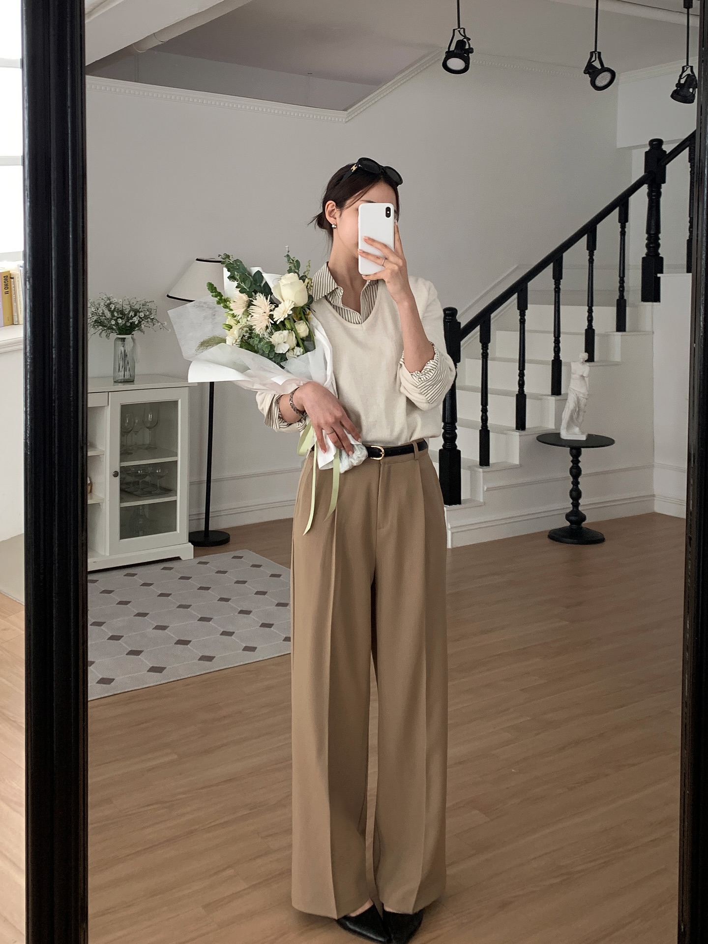 Tủ đồ mùa hè tối giản cần có gì: 5 Item Chị em không thể bỏ qua 2026 - Ảnh 3. Tủ đồ mùa hè tối giản cần có gì: 5 Item Chị em không thể bỏ qua 2026 - Ảnh 3.