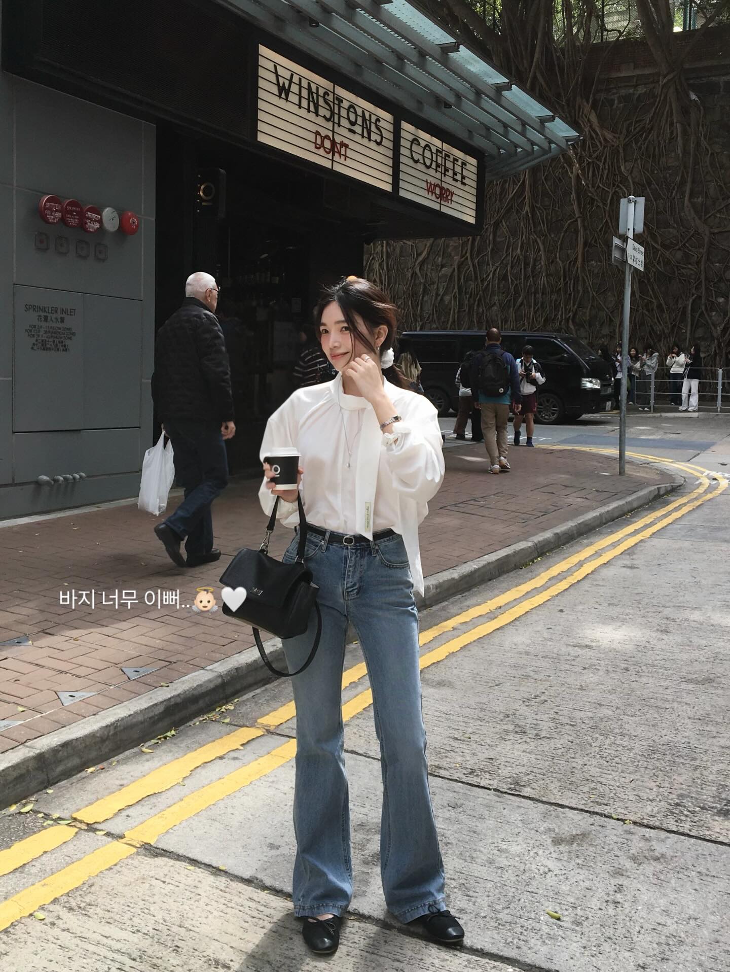 Mặc áo sáng màu mùa xuân hè: 5 Công thức thời trang tuyệt đẹp cho bạn - Ảnh 8. Mặc áo sáng màu mùa xuân hè: 5 Công thức thời trang tuyệt đẹp cho bạn - Ảnh 8.