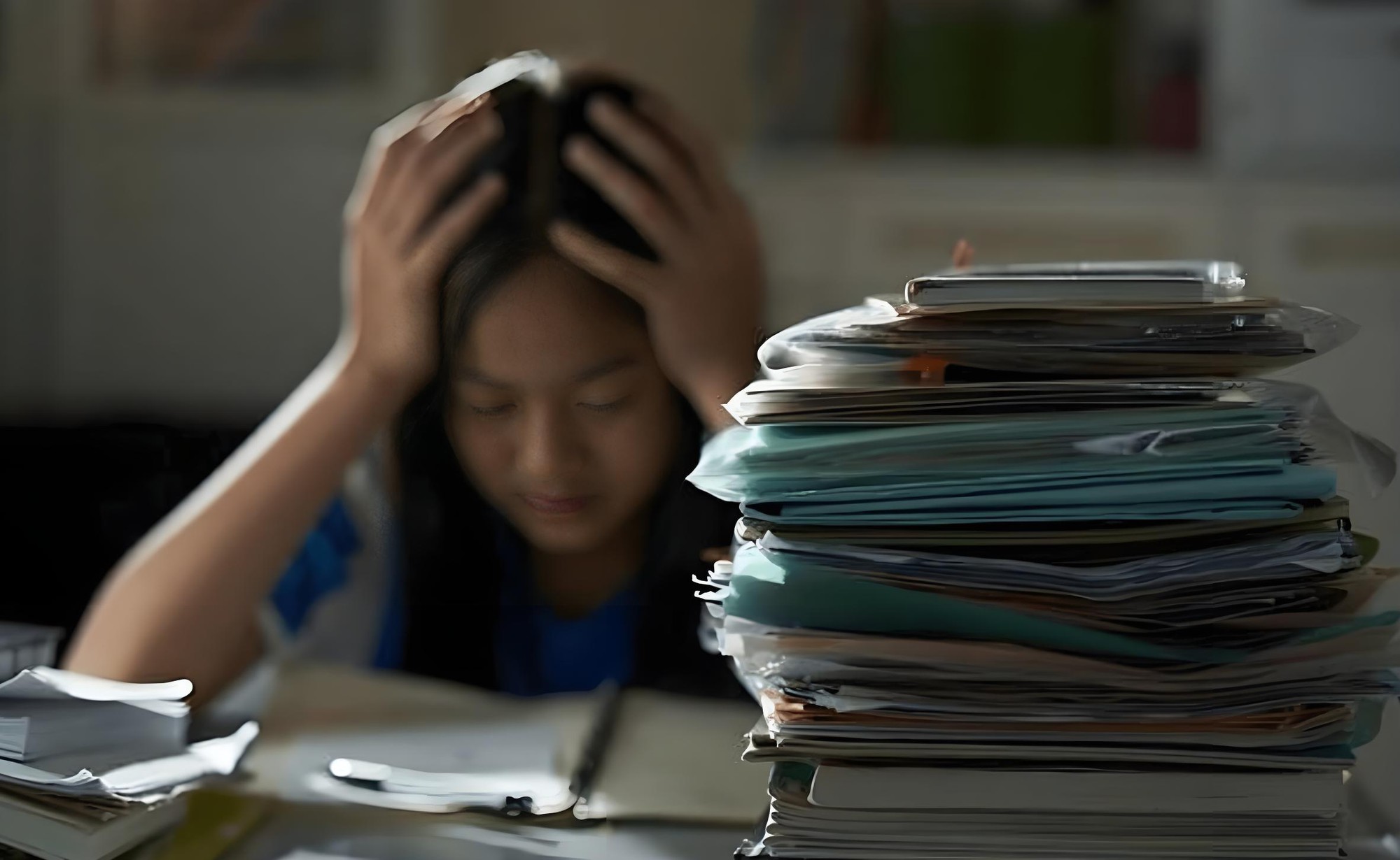 6 dấu hiệu cho thấy con bạn đang gặp &aacute;p lực t&acirc;m l&yacute; nặng nề m&agrave; kh&ocirc;ng d&aacute;m n&oacute;i - Ảnh 1.