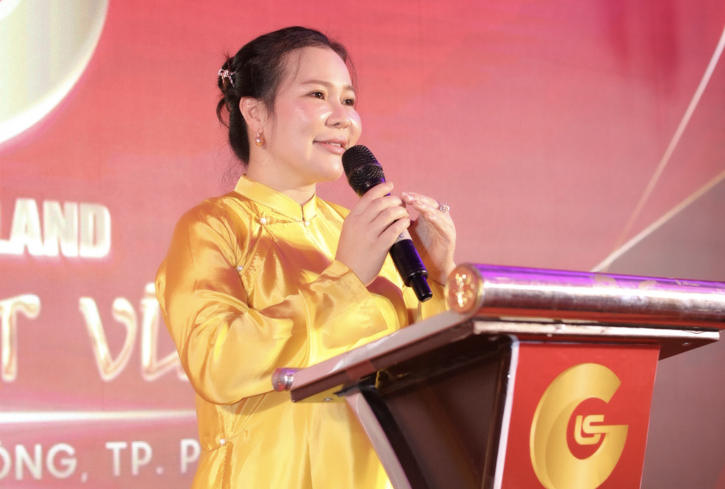 Đời tư k&iacute;n tiếng của vợ Q&uacute;y B&igrave;nh - doanh nh&acirc;n Nguyễn Ngọc Tiền vừa bị bắt - Ảnh 1.