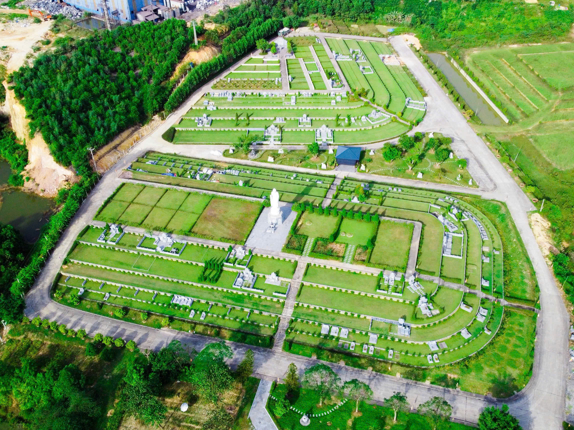 Đất mộ kh&ocirc;ng phải cứ gi&aacute; cao l&agrave; tốt: 4 điều người trong nghề khuy&ecirc;n n&ecirc;n kiểm tra ngay từ lần đầu- Ảnh 1.