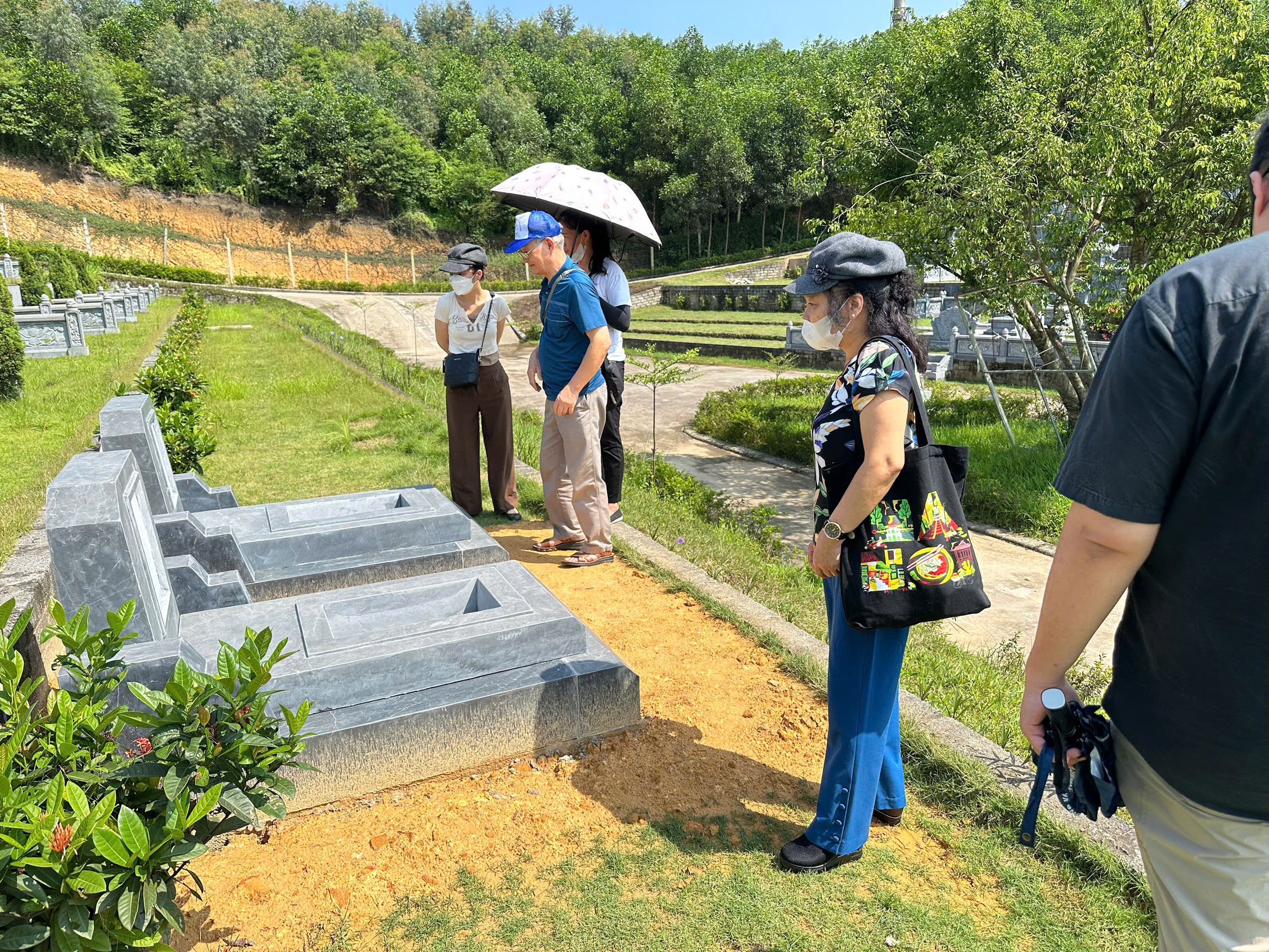 Đất mộ kh&ocirc;ng phải cứ gi&aacute; cao l&agrave; tốt: 4 điều người trong nghề khuy&ecirc;n n&ecirc;n kiểm tra ngay từ lần đầu- Ảnh 3.