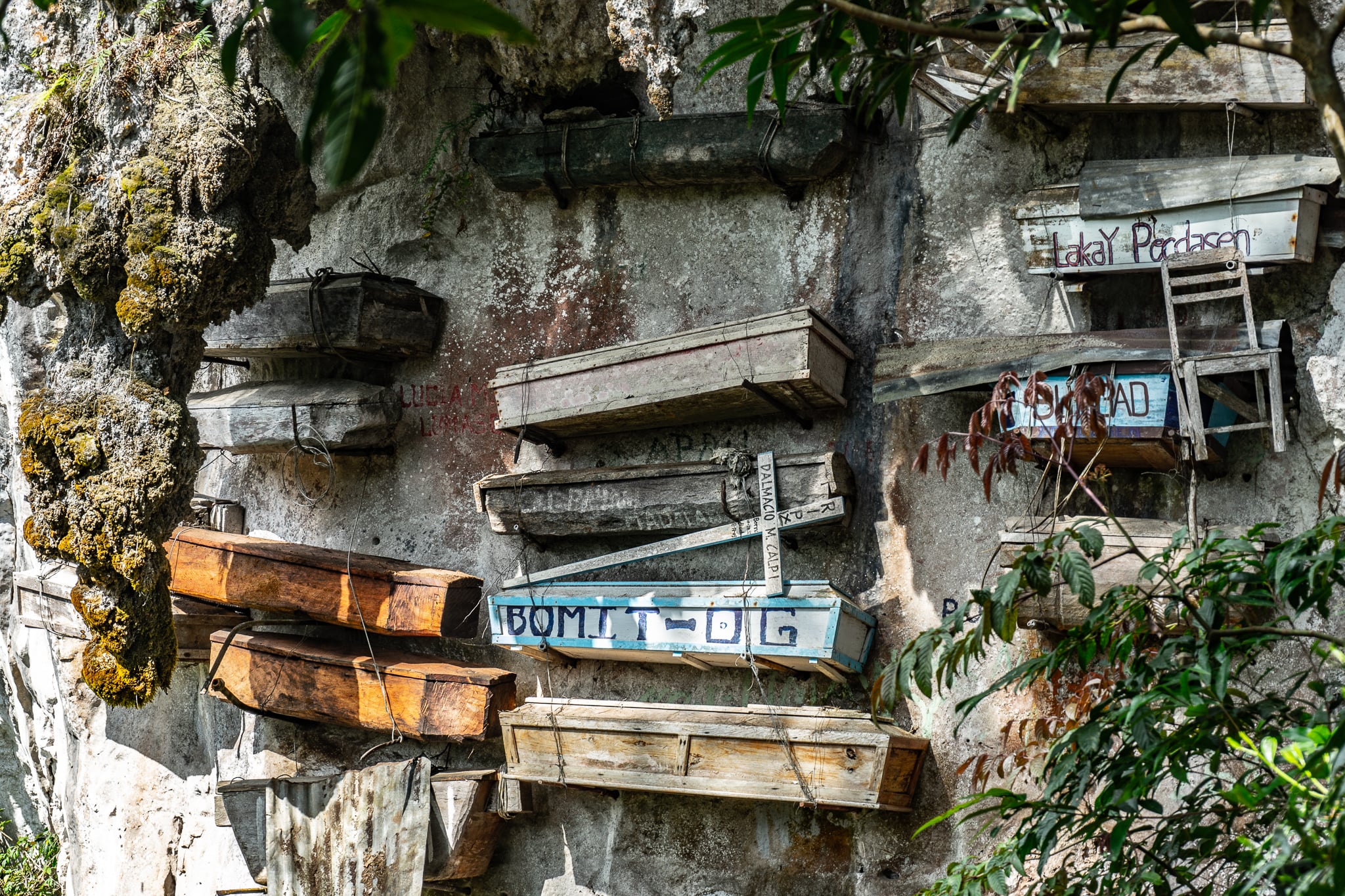 hanging-coffins-of-sagada-17741171065221736870120.jpg